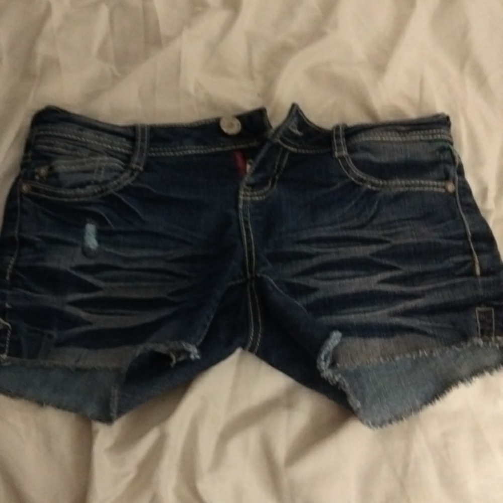 Almost famous jean shorts size 3